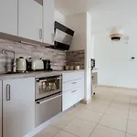 Apartament Magnificent In Châtillon