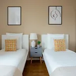 Magnificent In Apartament *