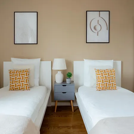 Magnificent In شقة *