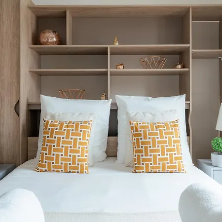 Magnificent In Apartment